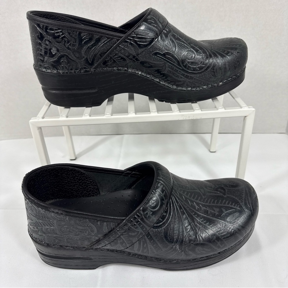 Dansko Professional Clogs Shoes Women's Size 9.5 Black Floral Embossed Leather - Picture 5 of 16